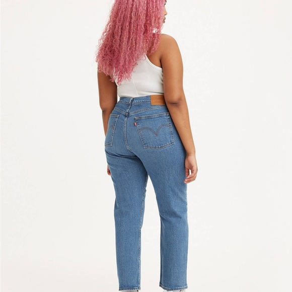 Levi's Women's Classic Blue Straight Leg Jeans - Picture 1 of 9